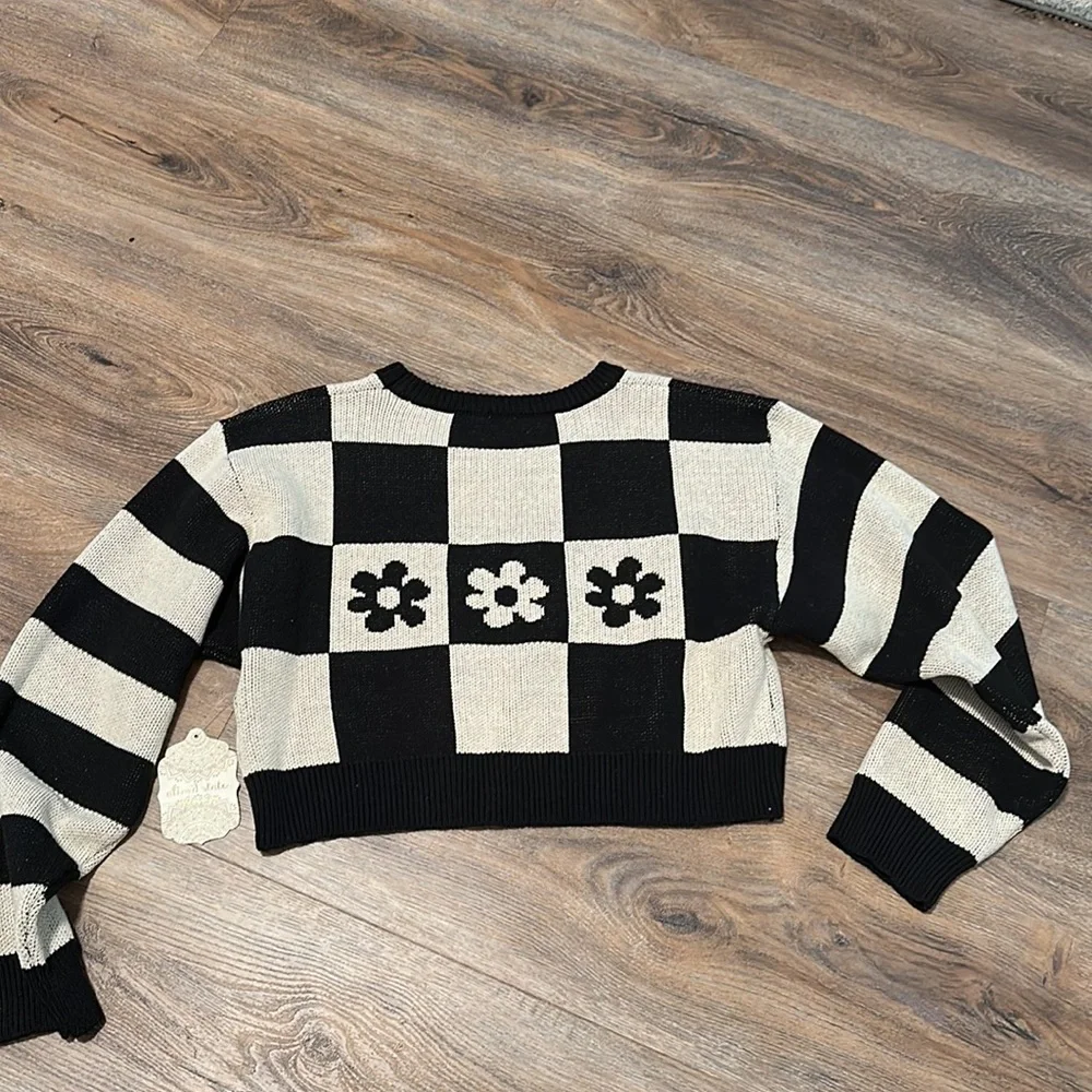Retro/Girly Checkered cropped Sweater - Picture 2 of 2